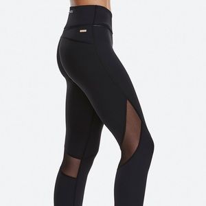 ALALA Captain Crop Tight